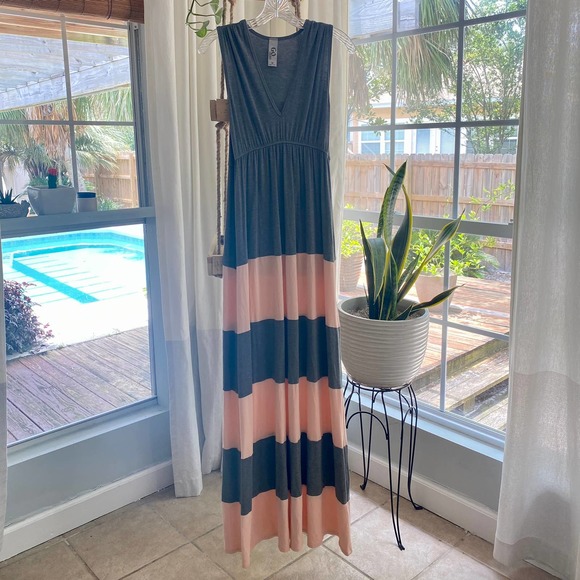 Medium GO Couture Maxi Dress Dark Grey Light Pink EXCELLENT - Picture 1 of 4